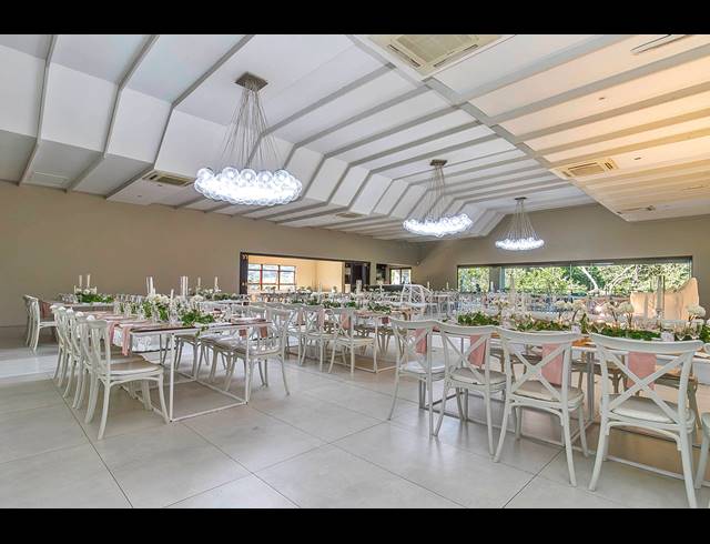 2,052M² INVESTMENT FOR SALE IN WATERFALL